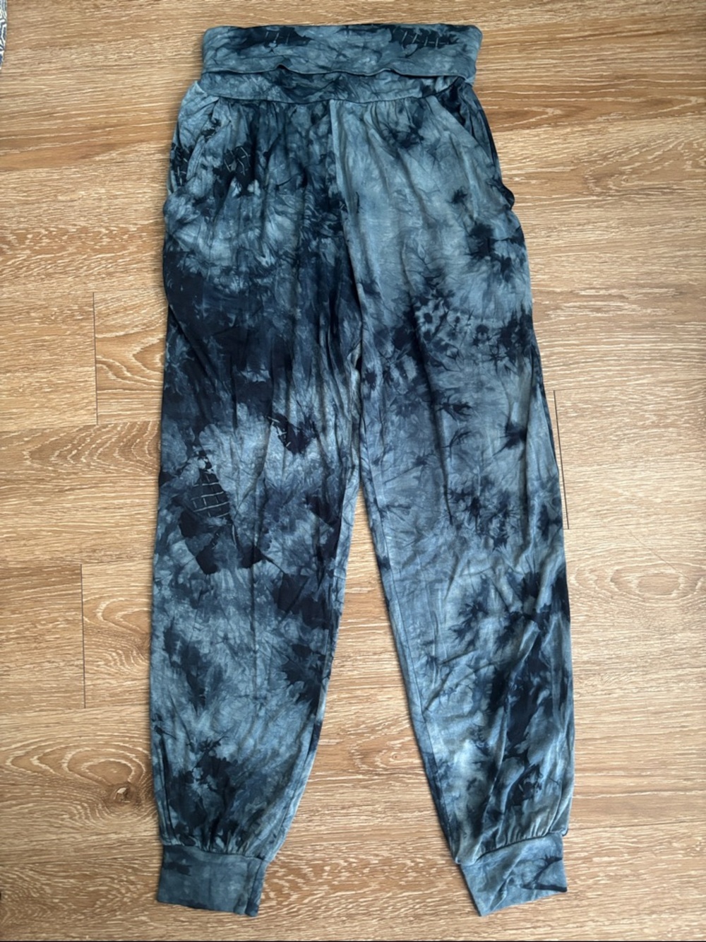 Green Envelope blue tie dye joggers/lounge pants, small, USA
